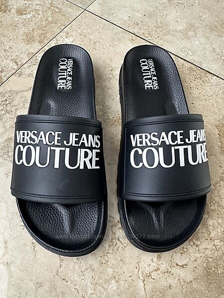 Шикарні шльопанці Versace