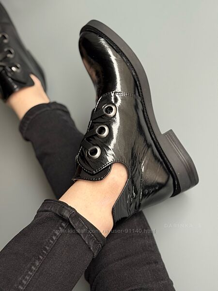 В наявності гарні шкіряні черевики. 38 та 39 р.