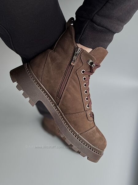 В наявності класні зимові черевики. 36/37/41 р.