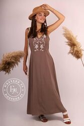 Оригінальна літня сукня з вишивкою