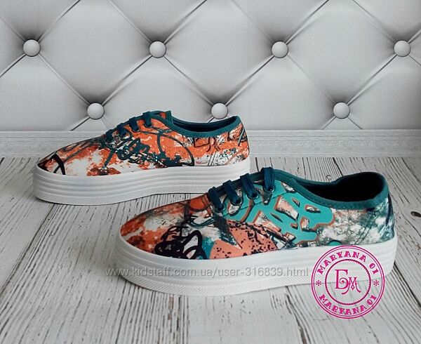 Яскраві сліпони, кеди