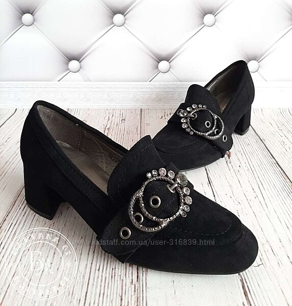 Жіночі замшеві туфлі з пряжкою та камінцями