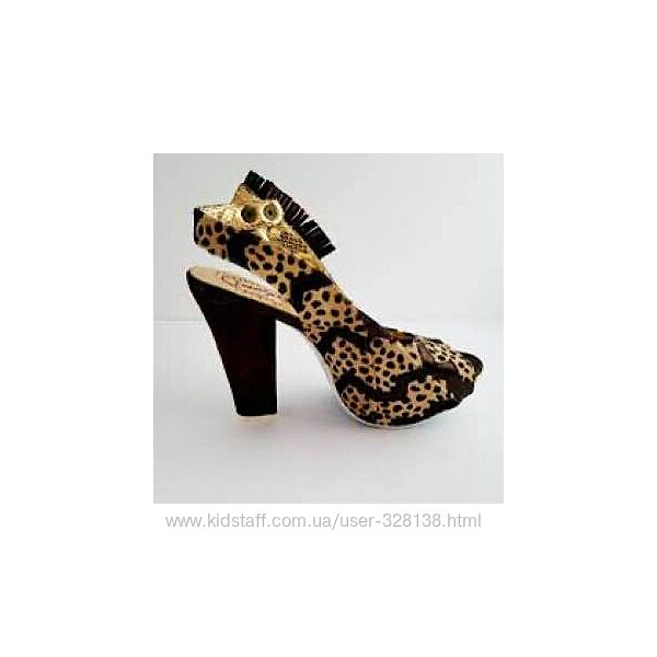 Оригінальні босоніжки irregular choice