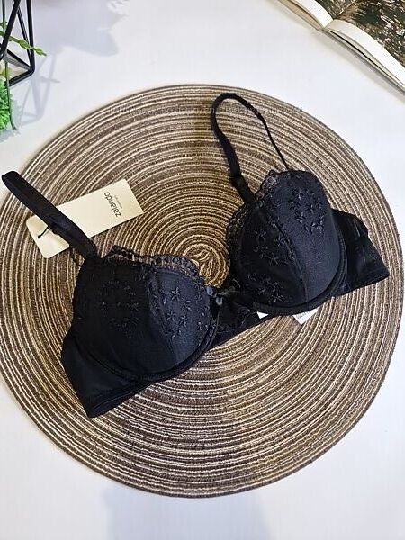 Zalando Качественный фирменный бюст 70 б . сток