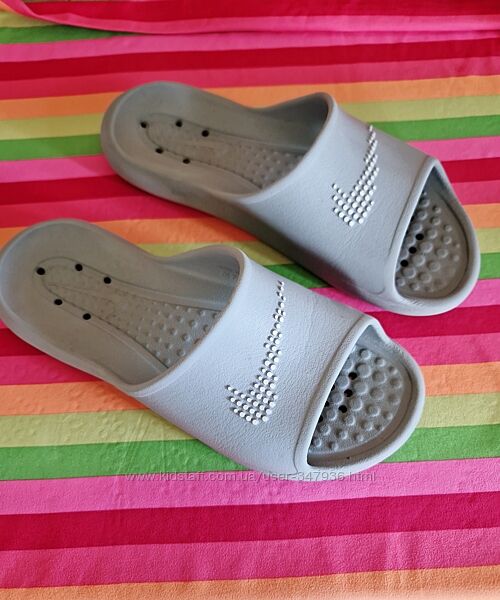 Nike легенькі шлепки тапки victori one р. 26 см
