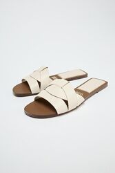 Шкіряні шльопанці Zara