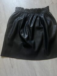 Юбка розмір S-М , під шкіру, з карманами, спідниця