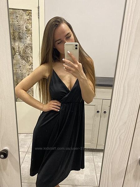 Вишукана чорна сукня міді H&M ідеально до нового року свята рр SM