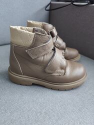 Зимові ботинки черевики чоботи з мехом шкіра 30 розмір устілка 17,5 см