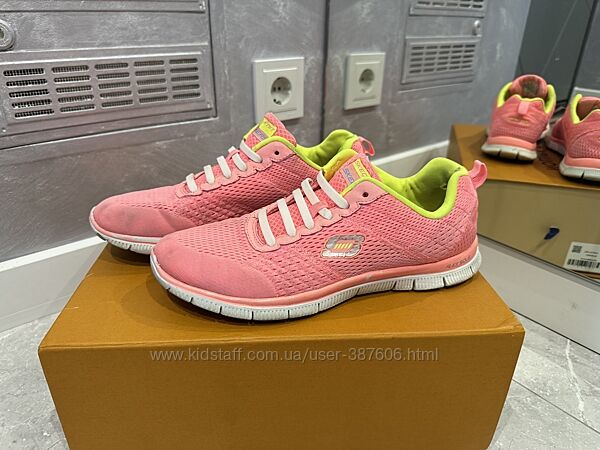 Кроссовки Scechers 39 размер