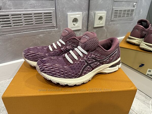 Кроссовки оригинал ASICS размер 40.5 