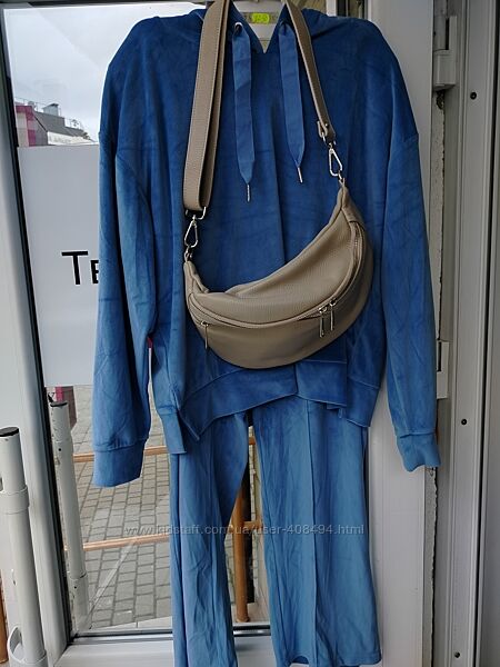 Жіночі костюми велюр