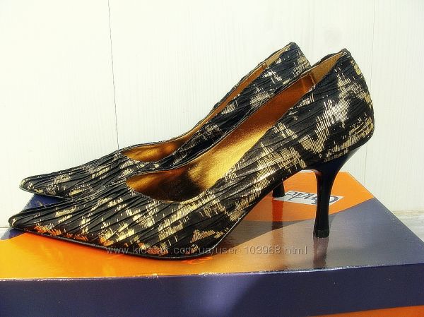 Гарні та нарядні туфлі 35р.