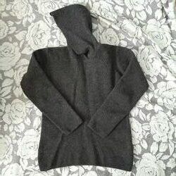 Тёплый мягкий свитер из мероносовой шерсти на мальчика 7-8 лет