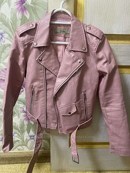 Жіноча куртка розмір S