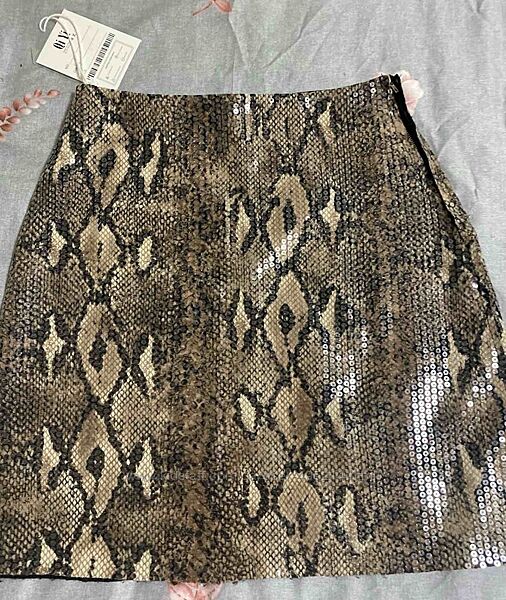 Коротка жіноча спідниця - розмір М