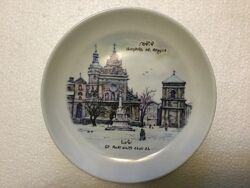 Деревянная тарелка из многих городов Украины, магниты