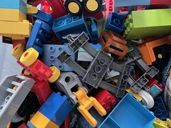 Великий набір LEGO Duplo -  50 л для малечі і дошкільнят