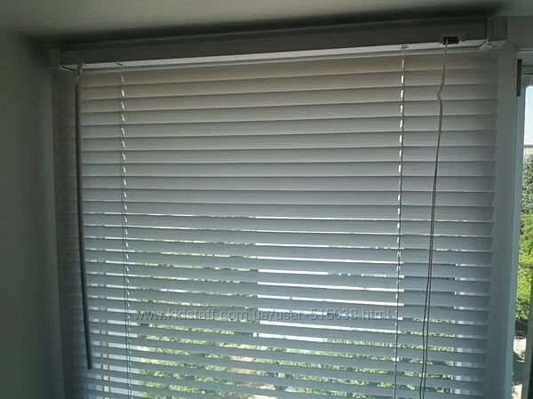 Горизонтальні жалюзі