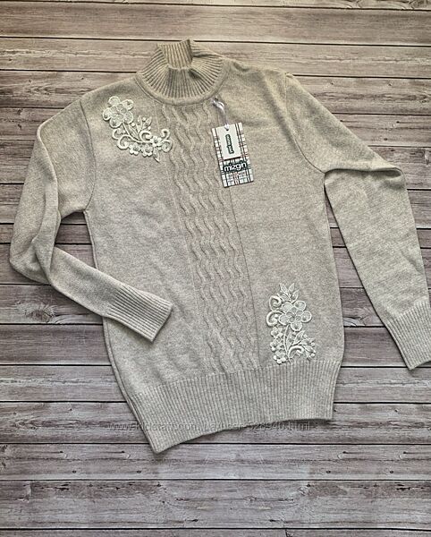 гарний светрик, беж, в складі шерсть