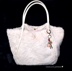 Біла жіноча хутряна сумка, шоппер victorias secret, вікторія сікрет