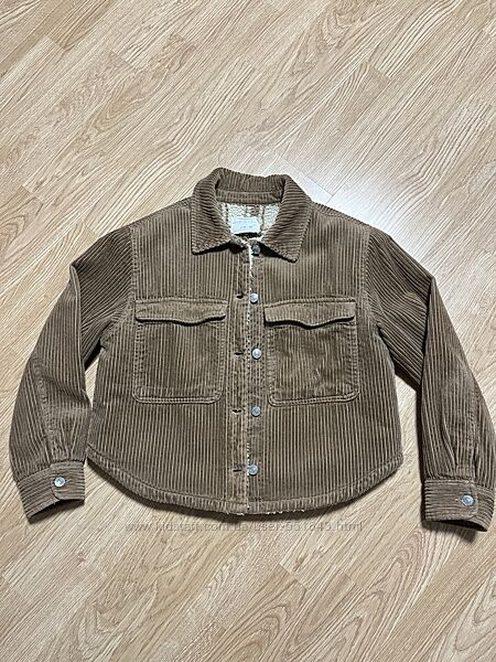 Класна стильна курточка від ZARA