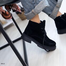 Замшеві чорні жіночі черевики на шнурках