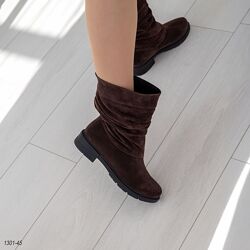 Замшеві жіночі зимові напівчобітки шоколадного кольору