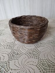 Декоративная плетеная корзинка