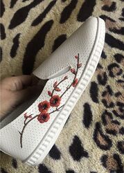 Мокасини з вишивкою 