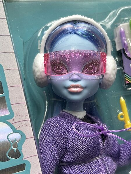 Лялечка Monster High Abbey Bominable Fearbook