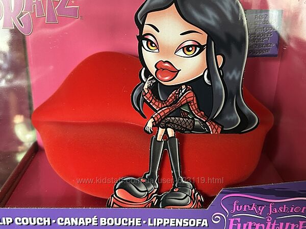легендарний червоний диванчик у формі губ Bratz