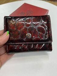 Гаманець жіночий Butun натуральна шкіра лак на кнопці