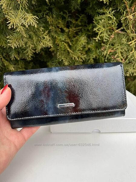 Гаманці Карія на магнітах шкіряні великі кольори