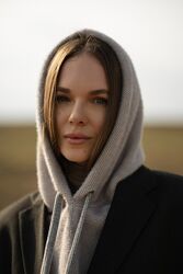 Капюшон з завязками з ангорки