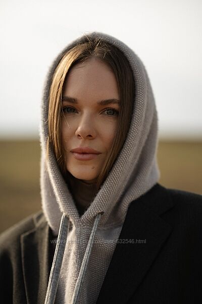 Капюшон з зав&acuteязками з ангорки