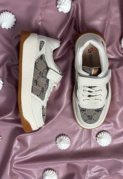 Кросівки на танкетці в поєднанні з текстилем/ останні розміри 31,33,35