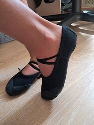 Чешки чёрные и белые для гимнастики и хореографии р.32-33