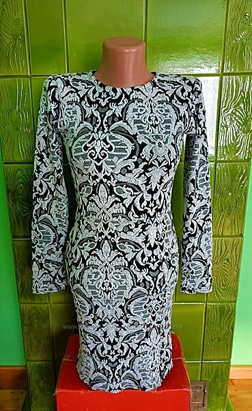 Тепла чорно-біла трикотажна сукня. Розмір-S.