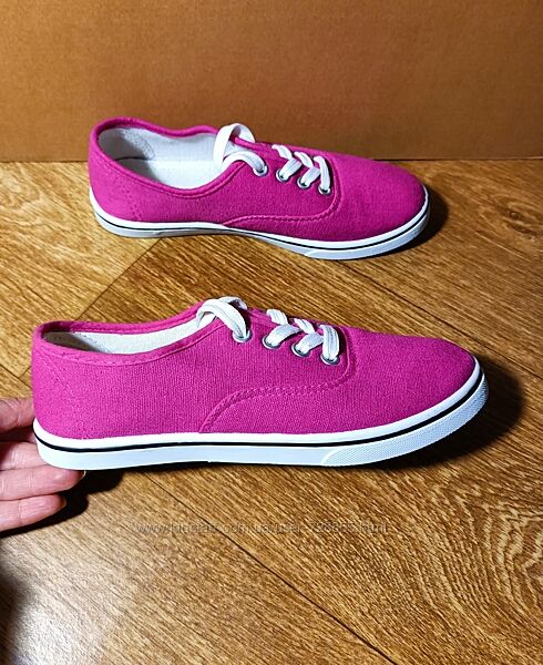 Нові мокасини, кросівки, кеди. 37-розмір. 23 см 