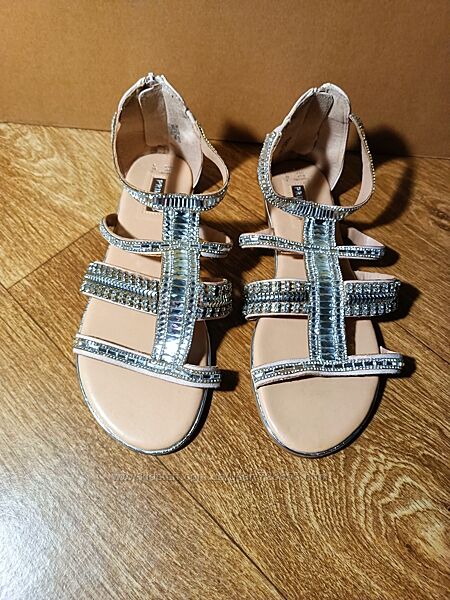 Нові босоніжки сандалі Primark. 40-розмір. 26 см.