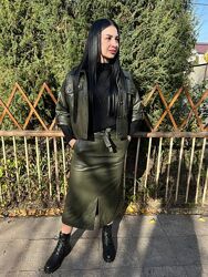 Жіночий шкіряний костюм з спідницею туреччина