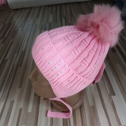 Шапка на флисе для девочки на завязках 