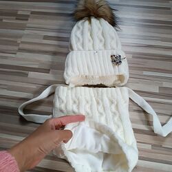 Зимняя шапка з завязками на флисе с хомутом