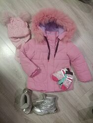 Куртка на дівчинку тепла зимова  шапка і перчатки