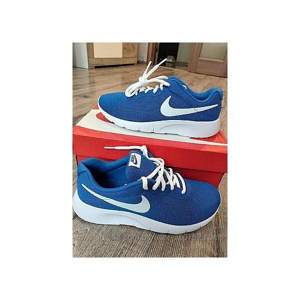 Кросівки Nike Tanjun  р 38  38,5 оригінал  знижка
