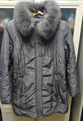 Зимова жіноча куртка