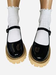 Лаковані туфлі Мері Джейн на бежевій підошві