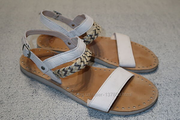 Кожаные босоножки Ugg оригинал - 38 размер