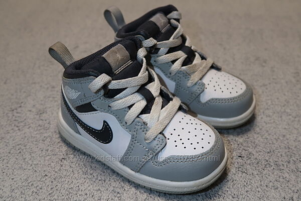 Кроссовки Nike Jordan оригинал - 22 размер